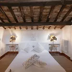 New Navona Home