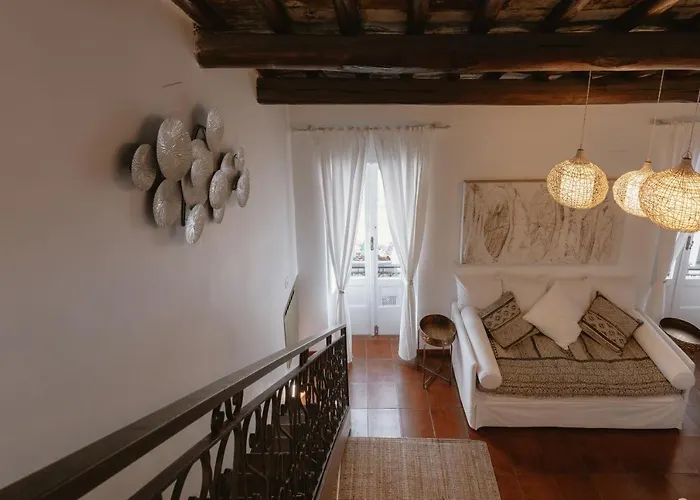 New Navona Home
