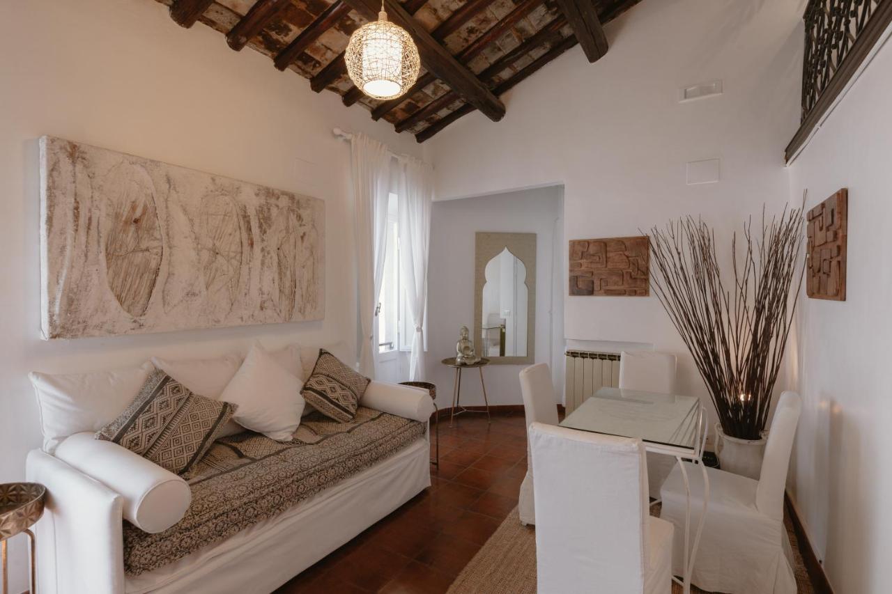 New Navona Home