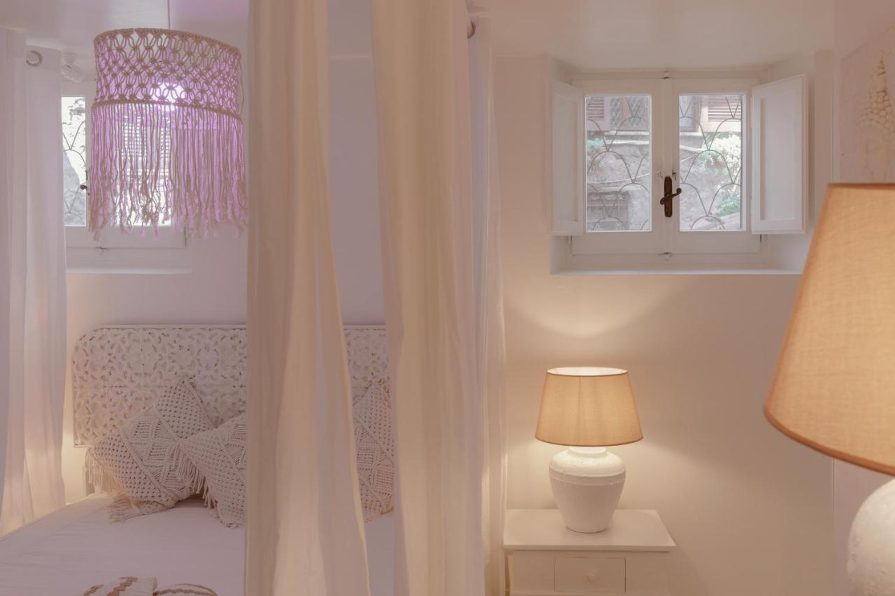 New Navona Home